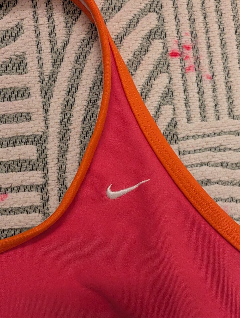 Nike Women's Color Block Racerback Tank With Built In Bra - Picture 3 of 7